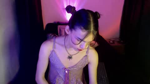 Snapshot of alice_m00nn chatting on December 10, 2024, 9:01 am alice_m00nn online show from December 10, 2024, 9:01 am