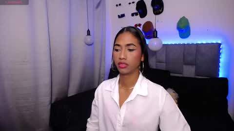    online show from November 28, 2025, 10:45 pm