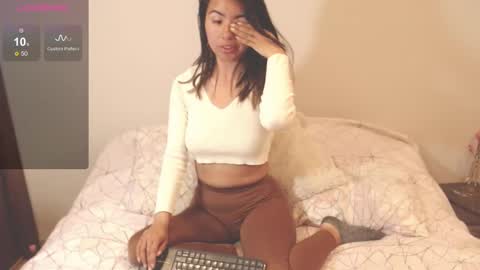 Snapshot of alice_middle01 chatting on September 25, 2025, 12:42 pm Alice online show from September 25, 2025, 12:42 pm