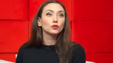 Snapshot of alice_munro chatting on February 12, 2025, 2:24 am AliceMunro online show from February 12, 2025, 2:24 am