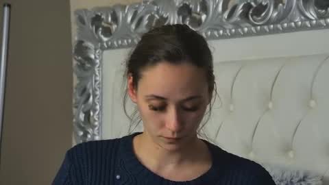 Snapshot of alice_munro chatting on April 21, 2026, 8:01 pm AliceMunro online show from April 21, 2026, 8:01 pm