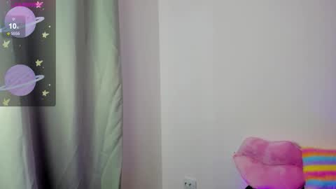 Snapshot of alice_next_door_ chatting on October 5, 2025, 11:19 am Alice online show from October 5, 2025, 11:19 am