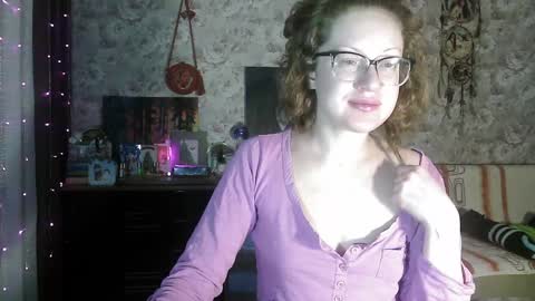 Snapshot of alice_peach chatting on January 3, 2025, 8:11 pm bigclit daddy squirt bigdildo fit online show from January 3, 2025, 8:11 pm