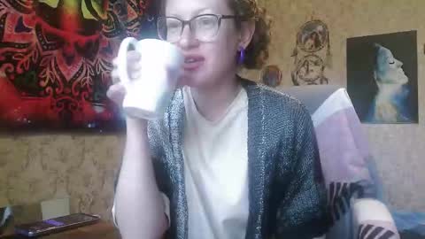 Snapshot of alice_peach chatting on September 17, 2025, 8:16 am bigclit daddy squirt bigdildo fit online show from September 17, 2025, 8:16 am