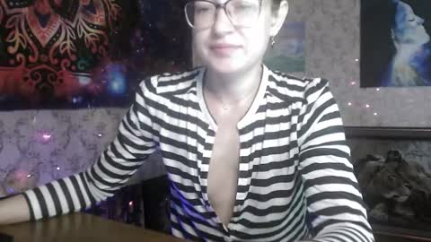 Snapshot of alice_peach chatting on October 9, 2025, 11:19 am bigclit daddy squirt bigdildo fit online show from October 9, 2025, 11:19 am