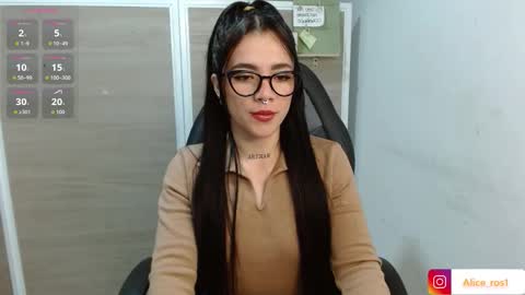 Snapshot of alice_rose5 chatting on September 20, 2025, 3:40 am Alice  online show from September 20, 2025, 3:40 am