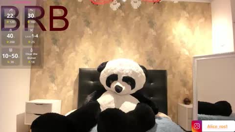Snapshot of alice_rose5 chatting on October 15, 2025, 3:06 am Alice  online show from October 15, 2025, 3:06 am