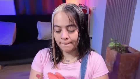 Alice online show from December 21, 2025, 1:29 pm