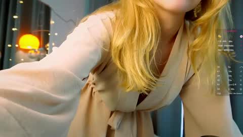 Snapshot of alice_tucci chatting on May 19, 2026, 4:02 pm Alice online show from May 19, 2026, 4:02 pm