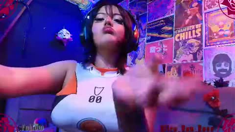 Snapshot of alice_von_rose chatting on August 5, 2026, 5:21 am alice_von_rose online show from August 5, 2026, 5:21 am