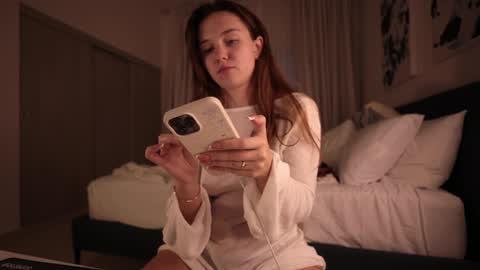 Snapshot of alicealberts chatting on January 5, 2025, 10:19 pm alicealberts online show from January 5, 2025, 10:19 pm