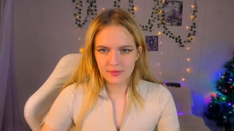 Snapshot of alicecaseyy chatting on December 1, 2024, 11:36 pm AliceCasey online show from December 1, 2024, 11:36 pm