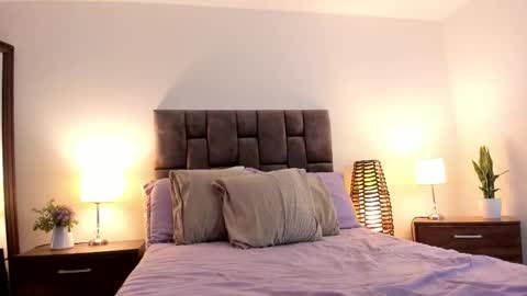 Snapshot of alicecullenn_ chatting on October 18, 2025, 12:39 pm Alice Cullen online show from October 18, 2025, 12:39 pm