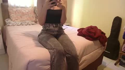 Snapshot of alicedeluca chatting on November 3, 2025, 7:48 pm Alice DeLUCA online show from November 3, 2025, 7:48 pm