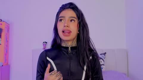 Alice  online show from October 14, 2025, 7:14 pm