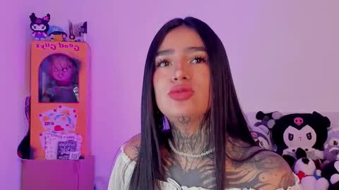 Alice  online show from December 15, 2025, 10:58 pm