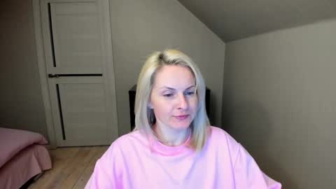 Alicee online show from March 11, 2025, 6:52 pm