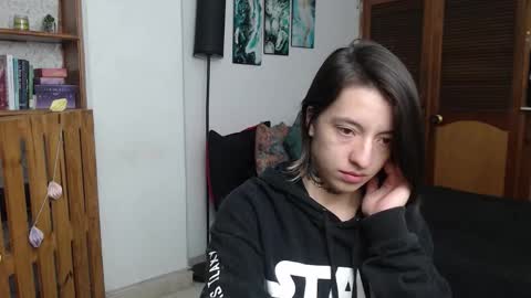 alicee_logan_ online show from February 4, 2026, 1:44 am