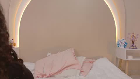 alice online show from April 16, 2026, 7:14 pm