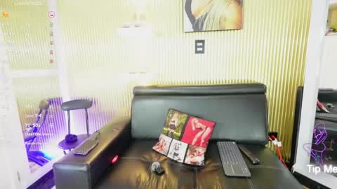 Snapshot of aliceglamour chatting on May 28, 2026, 5:54 pm Allice online show from May 28, 2026, 5:54 pm