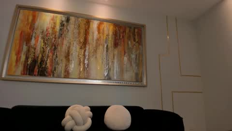 Alice online show from October 8, 2025, 7:33 pm