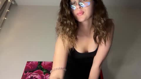 Snapshot of aliceinlustland chatting on April 7, 2026, 5:46 pm aliceinlustland online show from April 7, 2026, 5:46 pm