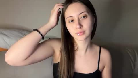 Snapshot of aliceinlustland chatting on April 23, 2026, 4:42 pm aliceinlustland online show from April 23, 2026, 4:42 pm