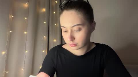 Snapshot of aliceinlustland chatting on April 26, 2026, 8:06 pm aliceinlustland online show from April 26, 2026, 8:06 pm