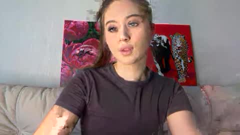 Snapshot of aliceinlustland chatting on May 14, 2026, 12:34 pm aliceinlustland online show from May 14, 2026, 12:34 pm