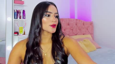 Snapshot of alicekiing_ chatting on February 25, 2025, 4:35 am  ALICEKIING online show from February 25, 2025, 4:35 am