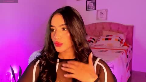 Snapshot of alicekiing_ chatting on October 4, 2025, 3:04 am  ALICEKIING online show from October 4, 2025, 3:04 am