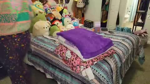 Alice Liddell online show from February 2, 2026, 6:01 am