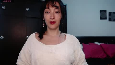 alicelove75 online show from May 13, 2026, 9:44 pm