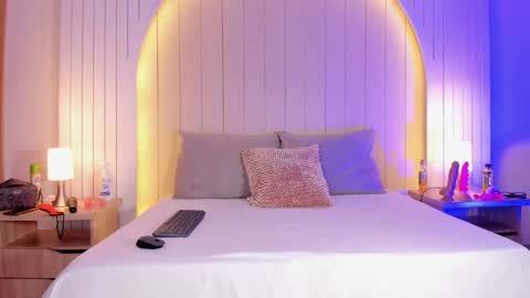 Snapshot of alicesandoval_ chatting on December 15, 2025, 11:25 am ALICE online show from December 15, 2025, 11:25 am