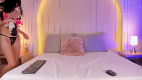 Snapshot of alicesandoval_ chatting on December 17, 2025, 11:38 am ALICE online show from December 17, 2025, 11:38 am