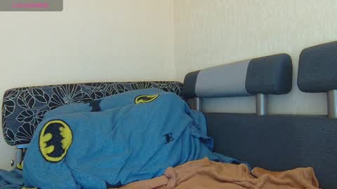 AliceWoolfy online show from April 9, 2026, 8:03 pm