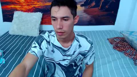 Snapshot of alicia_and_brandon chatting on January 28, 2025, 2:11 am CATALINA Y ANDRES online show from January 28, 2025, 2:11 am