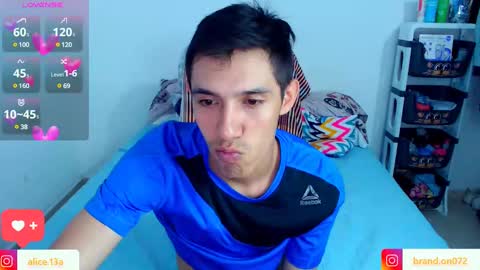 Snapshot of alicia_and_brandon chatting on February 13, 2025, 2:34 am CATALINA Y ANDRES online show from February 13, 2025, 2:34 am