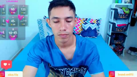 Snapshot of alicia_and_brandon chatting on March 7, 2025, 11:05 pm CATALINA Y ANDRES online show from March 7, 2025, 11:05 pm