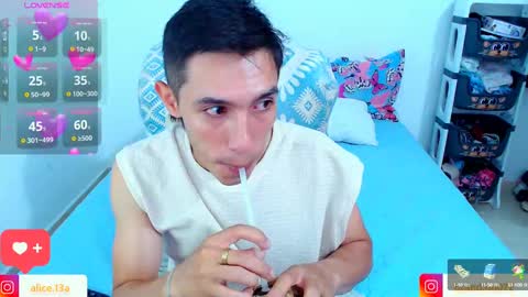 Snapshot of alicia_and_brandon chatting on March 12, 2025, 2:20 am CATALINA Y ANDRES online show from March 12, 2025, 2:20 am