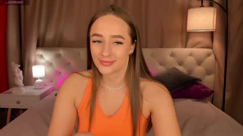 Mia online show from March 19, 2026, 2:04 am