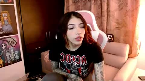 Snapshot of alicia_key_ chatting on March 10, 2025, 3:34 am ALICIA online show from March 10, 2025, 3:34 am