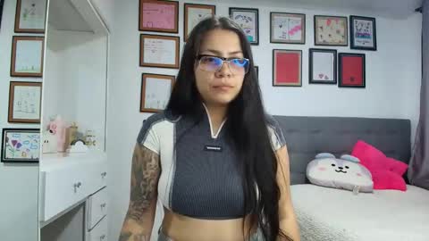 alicia_rainbow online show from April 8, 2026, 2:44 am