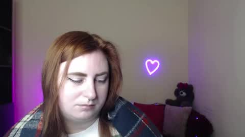 Snapshot of alicia_side_red chatting on April 24, 2026, 7:11 am Alicia online show from April 24, 2026, 7:11 am