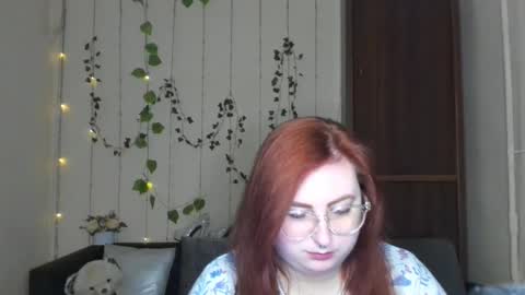 Snapshot of alicia_side_red chatting on April 26, 2026, 11:30 am Alicia online show from April 26, 2026, 11:30 am