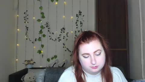 Snapshot of alicia_side_red chatting on April 27, 2026, 5:27 am Alicia online show from April 27, 2026, 5:27 am