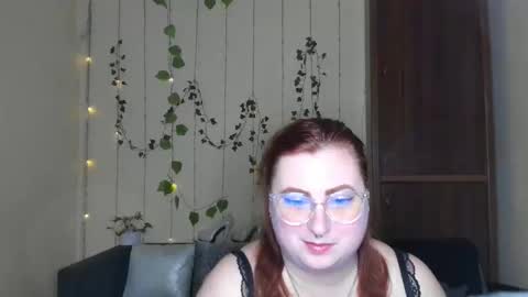 Snapshot of alicia_side_red chatting on May 3, 2026, 11:27 am Alicia online show from May 3, 2026, 11:27 am