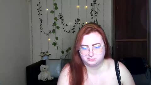 Snapshot of alicia_side_red chatting on May 26, 2026, 5:36 am Alicia online show from May 26, 2026, 5:36 am
