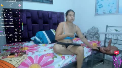 alicia_whittee online show from April 10, 2026, 10:42 am