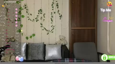 Alicia online show from April 12, 2026, 5:23 am